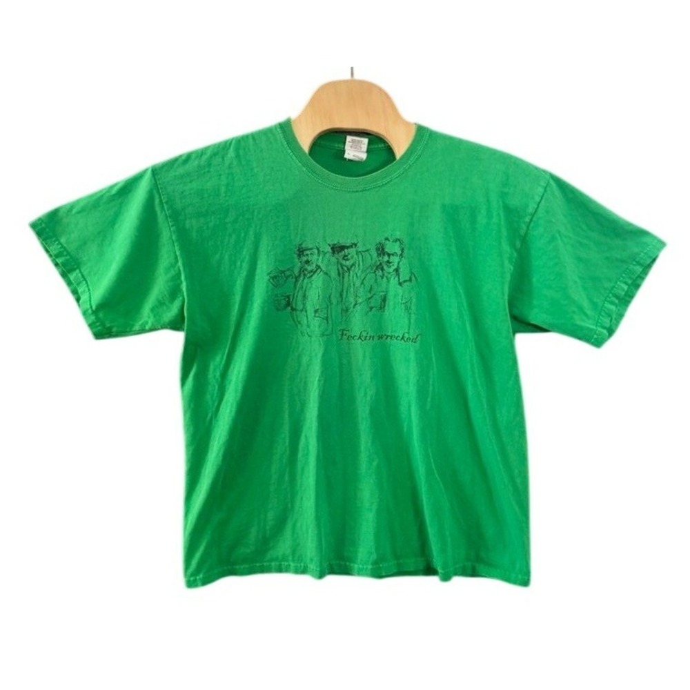 Gildan Ultra Cotton Feckin Wrecked Graphic T-Shirt Green Mens XL Short Sleeve - Picture 1 of 7